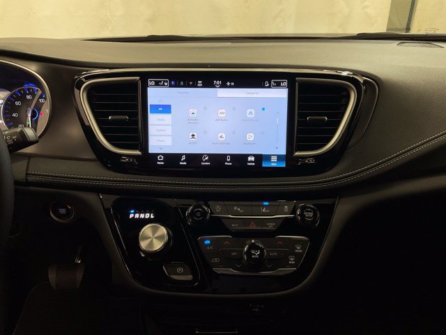 New 2026 Chrysler Pacifica Select w/ S Appearance Package FWD image 17
