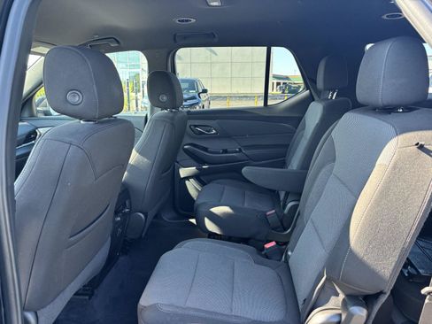 Used 2023 Chevrolet Traverse LT FWD image 34