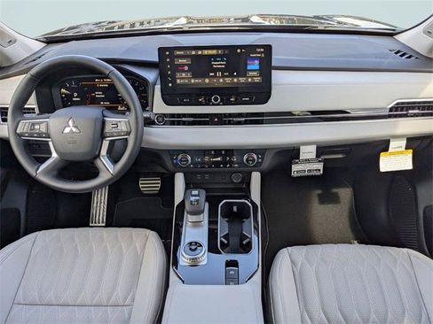 New 2025 Mitsubishi Outlander SEL image 13