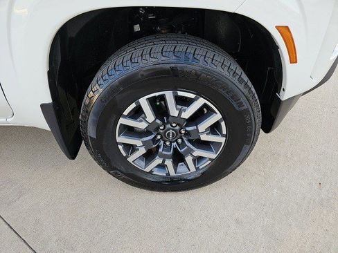 Used 2024 Nissan Frontier SL w/ Technology Package image 10