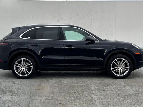 Used 2019 Porsche Cayenne AWD/4WD image 2
