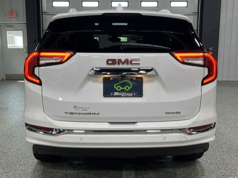 Certified 2022 GMC Terrain Denali w/ Denali Premium Package AWD/4WD image 4