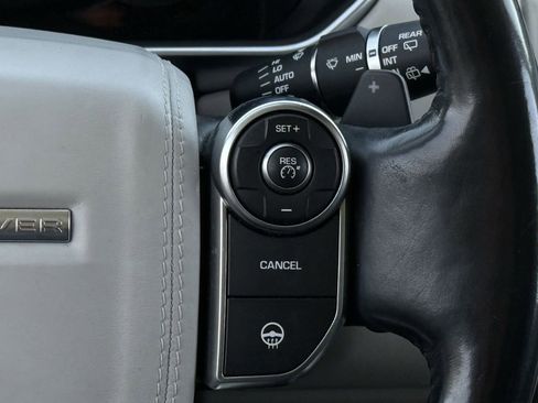 Used 2017 Land Rover Range Rover HSE image 15