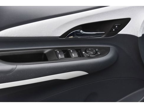 Used 2021 Chevrolet Bolt Premier w/ Infotainment Package image 21