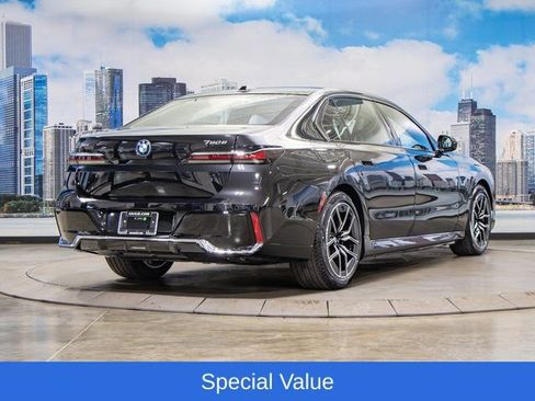 Used 2025 BMW 750e xDrive w/ Premium Package AWD/4WD image 8