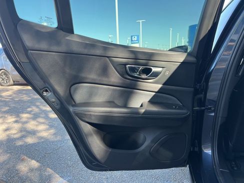 Used 2019 Volvo S60 T6 R-Design image 17