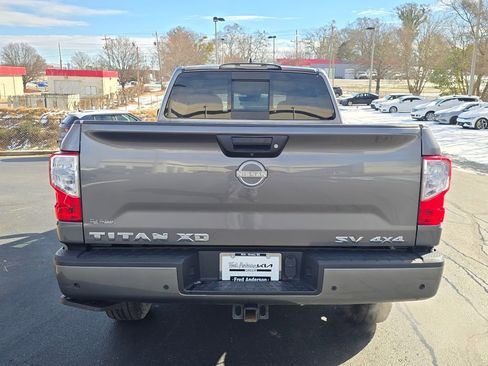 Used 2024 Nissan Titan SV w/ SV Convenience Package image 4