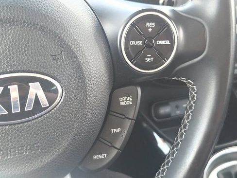 Used 2017 Kia Soul + w/ Audio Package FWD image 33