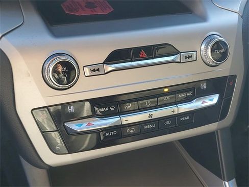 Used 2021 Ford Explorer XLT w/ Equipment Group 202A image 27