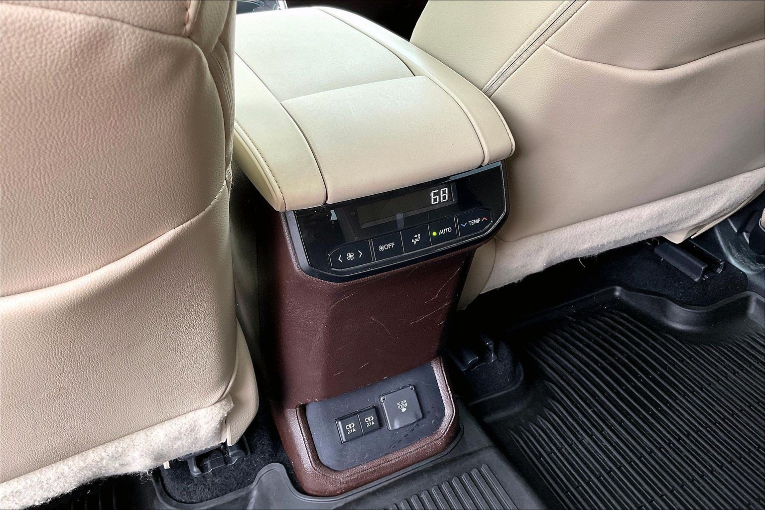 Used 2021 Toyota Highlander Limited AWD/4WD image 35