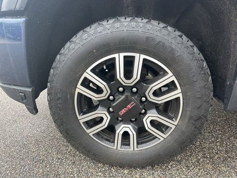 Used 2022 GMC Sierra 2500 AT4 w/ AT4 Premium Plus Package AWD/4WD image 39