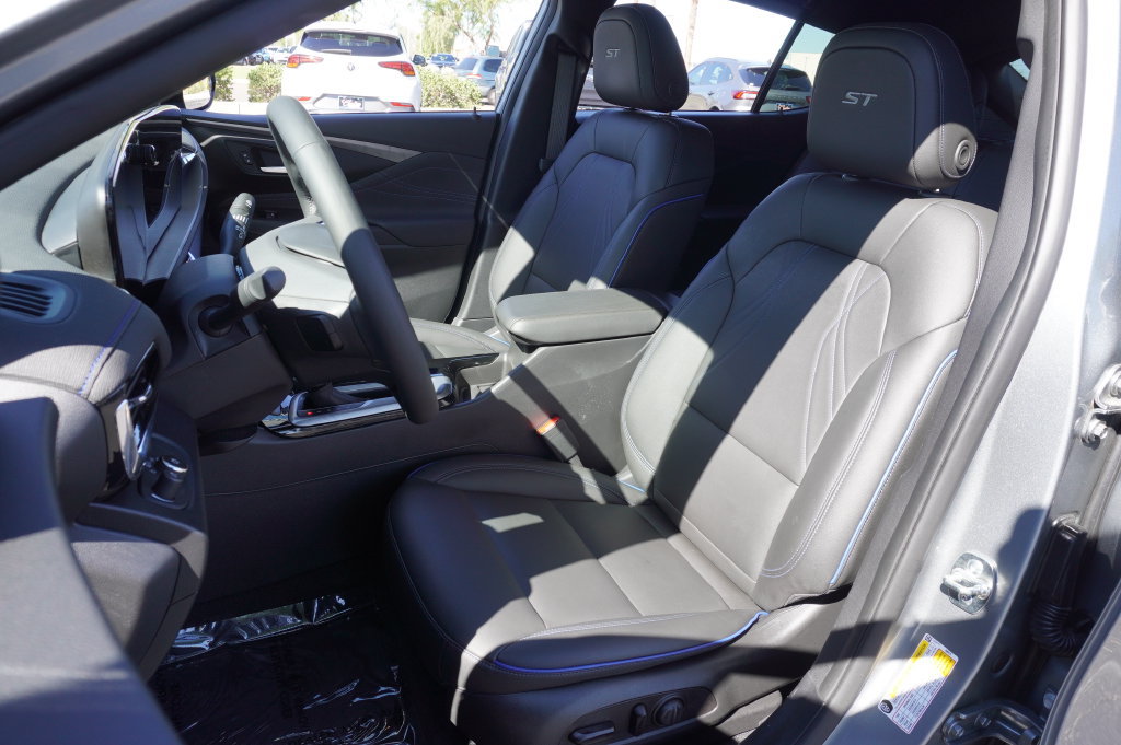 Used 2026 Buick Envista Sport Touring w/ Convenience I Package FWD image 13