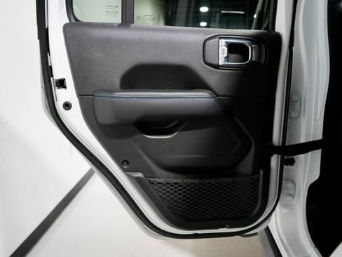 Used 2021 Jeep Wrangler Unlimited Rubicon 4xe w/ Steel Bumper Group image 26