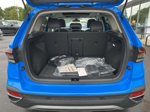 New 2025 Volkswagen Taos SE image 67