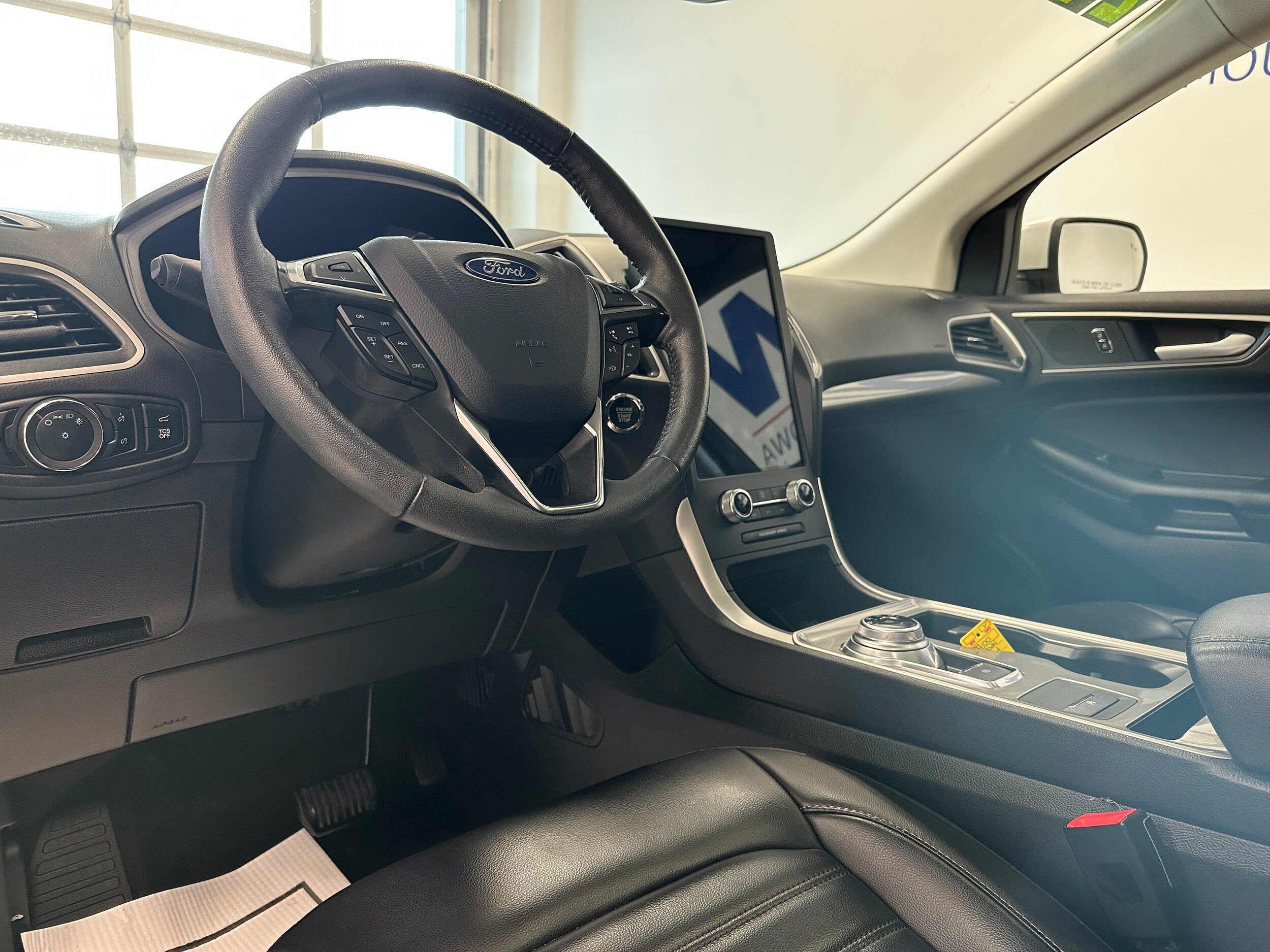 Used 2024 Ford Edge SEL w/ Convenience Package AWD/4WD image 9
