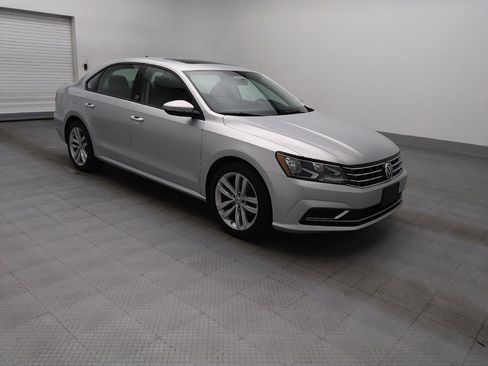 Used 2019 Volkswagen Passat 2.0T Wolfsburg w/ Wheels & Sunroof Package FWD image 11