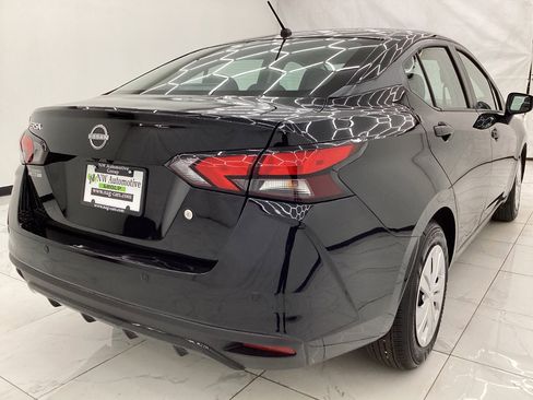 Used 2025 Nissan Versa S FWD image 7