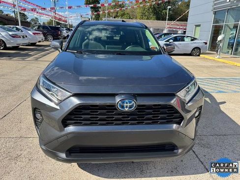 Used 2020 Toyota RAV4 XLE w/ XLE Grade Weather Package image 13