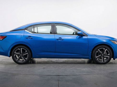 Used 2025 Nissan Sentra SV FWD image 11