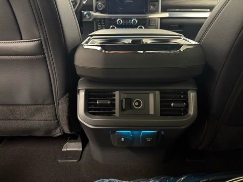 New 2025 Ford F150 Lariat w/ Equipment Group 501A Mid image 18