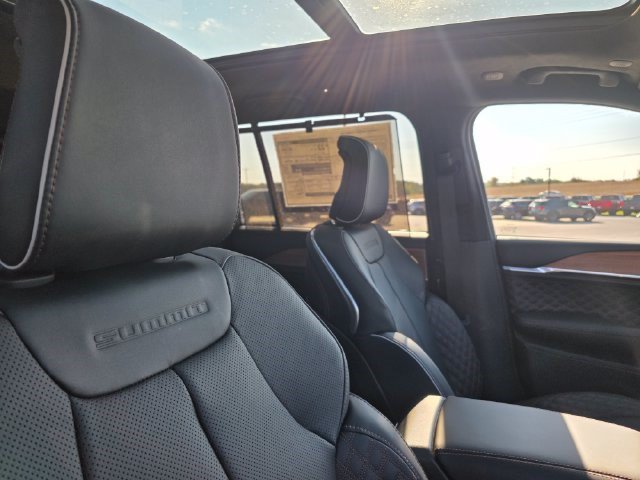 New 2027 Jeep Grand Cherokee Summit AWD/4WD image 20