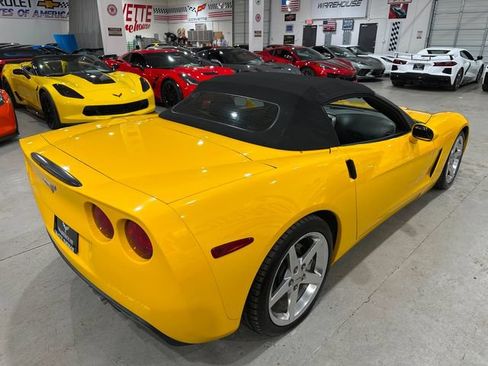 Used 2005 Chevrolet Corvette Convertible w/ Preferred Equipment Group RWD image 19