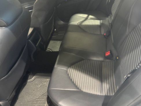 Used 2018 Toyota Camry SE image 9