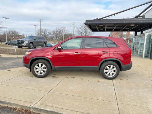 Used 2011 Kia Sorento LX image 8
