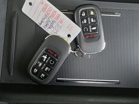 Used 2025 Honda Odyssey Touring image 34