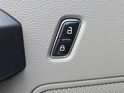 Used 2019 Ford F150 XL w/ Equipment Group 101A Mid AWD/4WD image 7