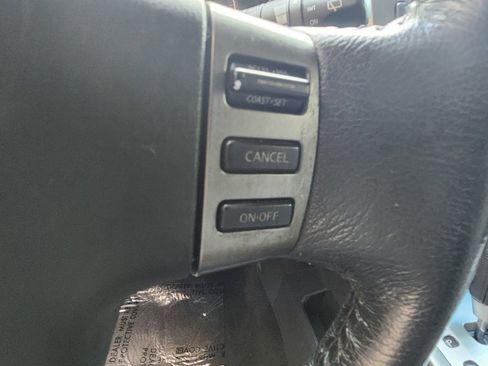 Used 2011 Nissan Armada SV RWD image 37