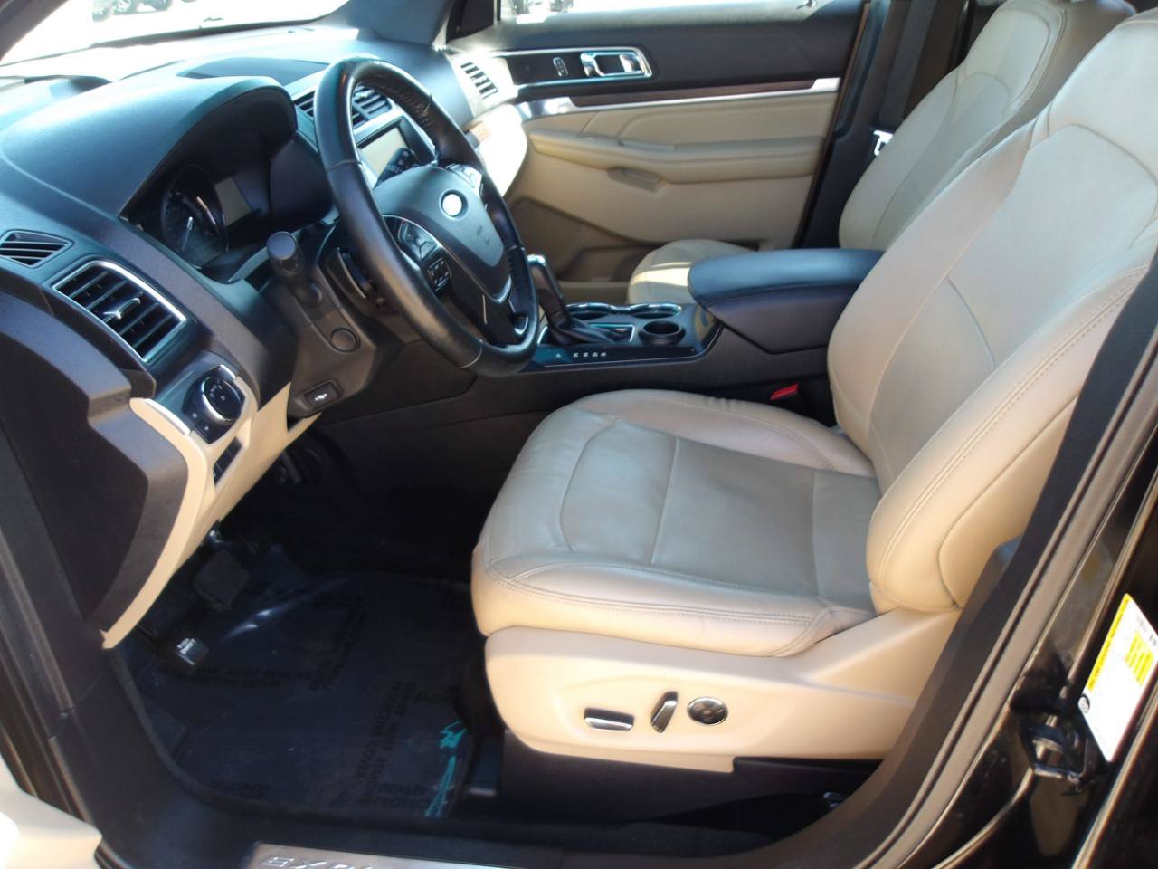 Used 2016 Ford Explorer Limited w/ Equipment Group 301A FWD image 19