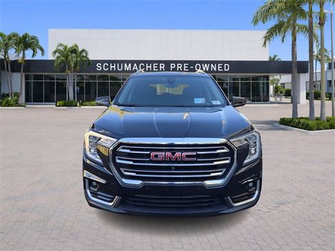 Certified 2022 GMC Terrain SLT w/ Infotainment Package II image 2