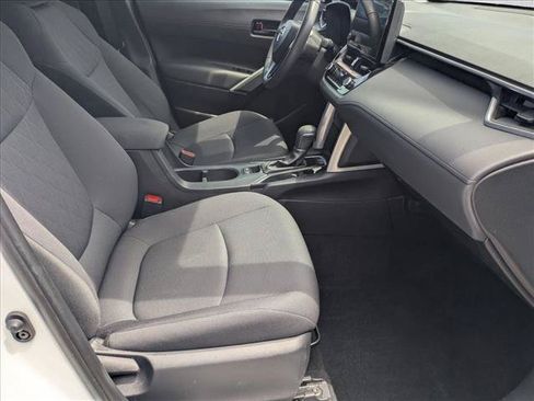 Used 2024 Toyota Corolla Cross LE FWD image 19