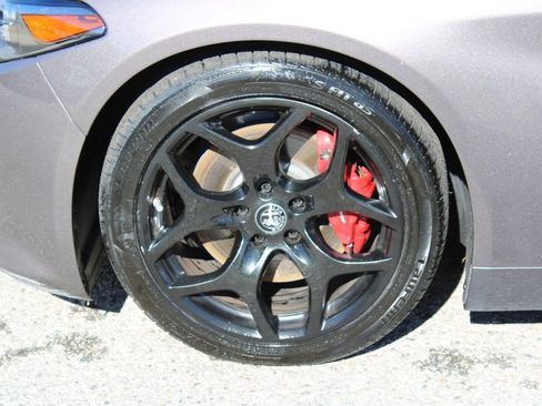 Used 2022 Alfa Romeo Giulia Ti image 8