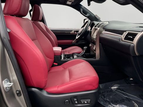 Used 2021 Lexus GX 460 Premium w/ Premium Package image 9