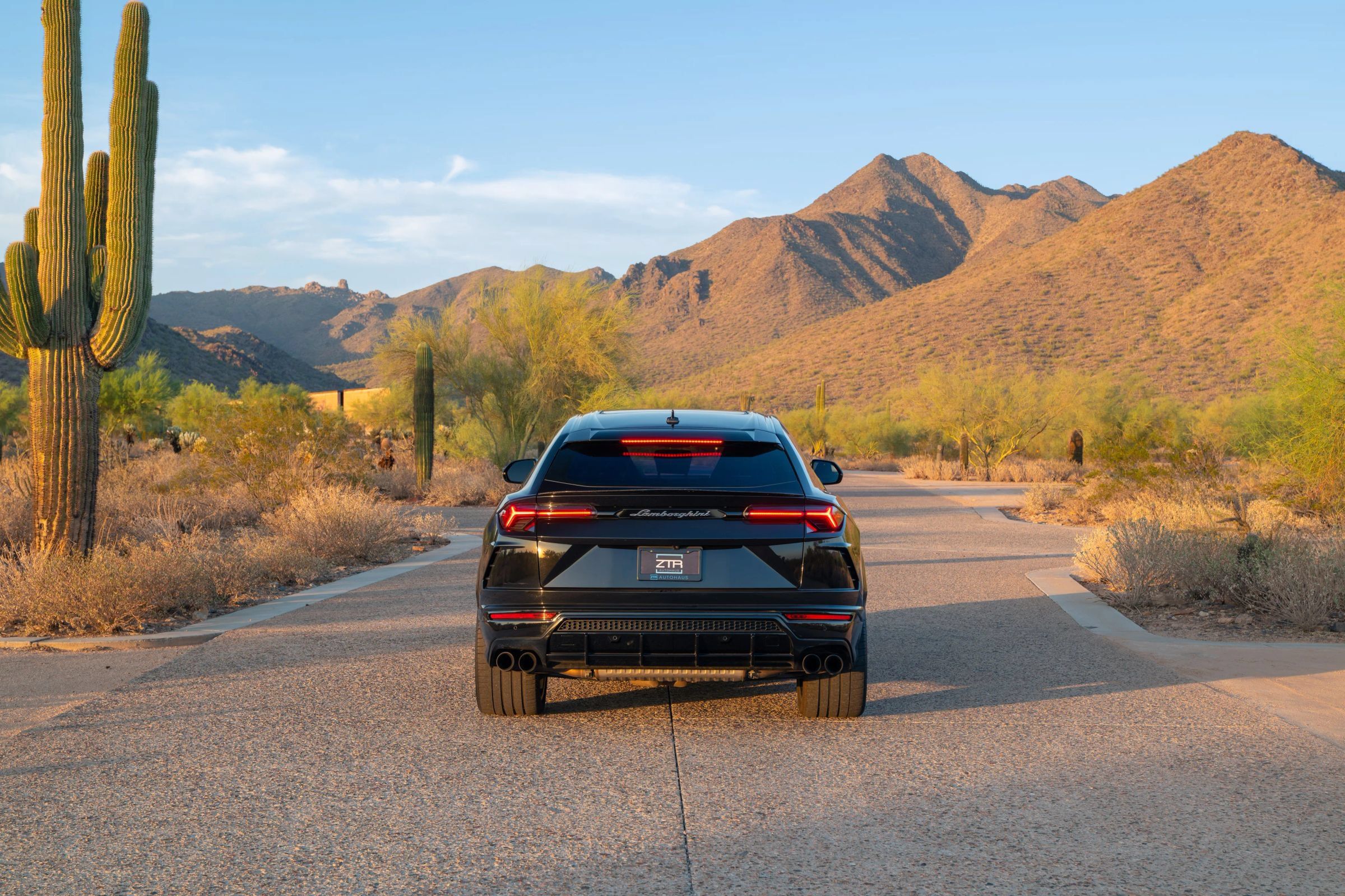 Used 2021 Lamborghini Urus AWD/4WD image 12