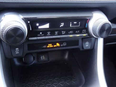 Used 2023 Toyota RAV4 LE AWD/4WD image 22