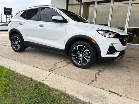 Used 2020 Buick Encore GX Select FWD image 2