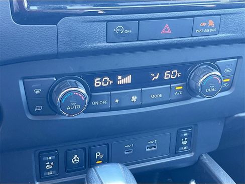 Used 2024 Nissan Frontier SV w/ SV Convenience Package image 15