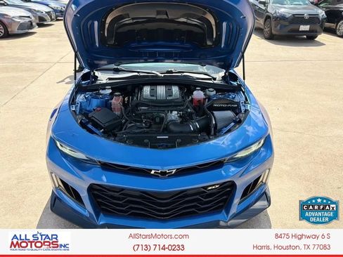 Used 2018 Chevrolet Camaro ZL1 RWD image 4