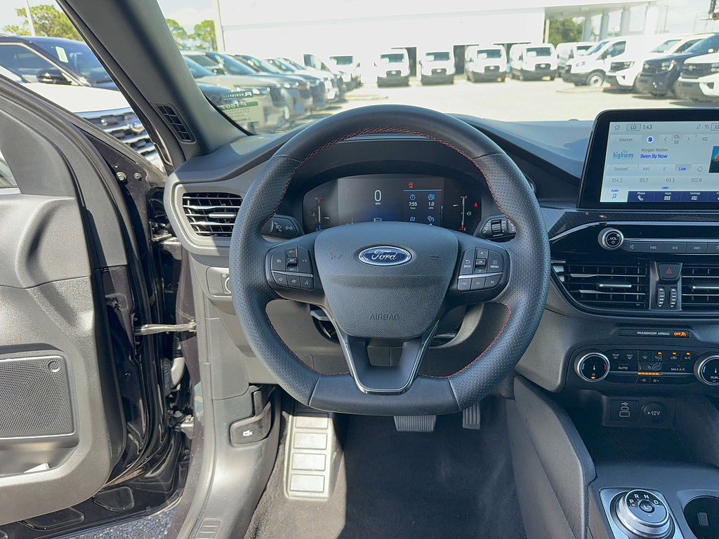 Used 2025 Ford Escape ST-Line FWD image 31