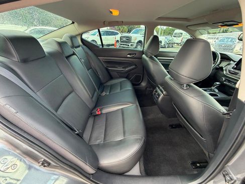 Used 2019 Nissan Altima 2.5 SL FWD image 12