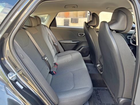 Used 2025 Kia K4 FWD image 36