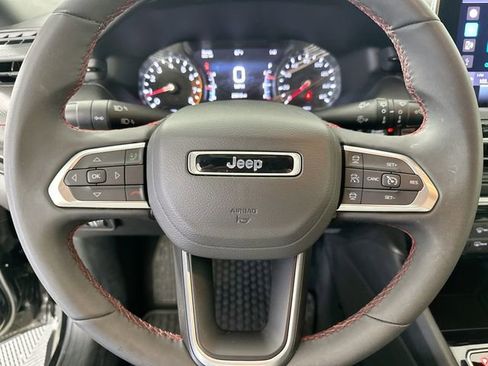 Used 2025 Jeep Compass Trailhawk image 18