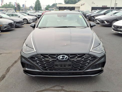 Used 2023 Hyundai Sonata SEL w/ Convenience Package FWD image 2