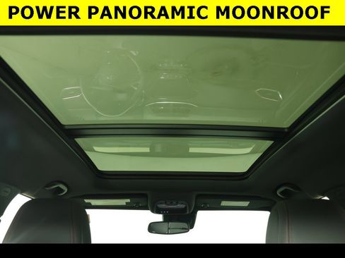 Used 2023 Chevrolet TrailBlazer RS w/ Sun and Liftgate Package image 3