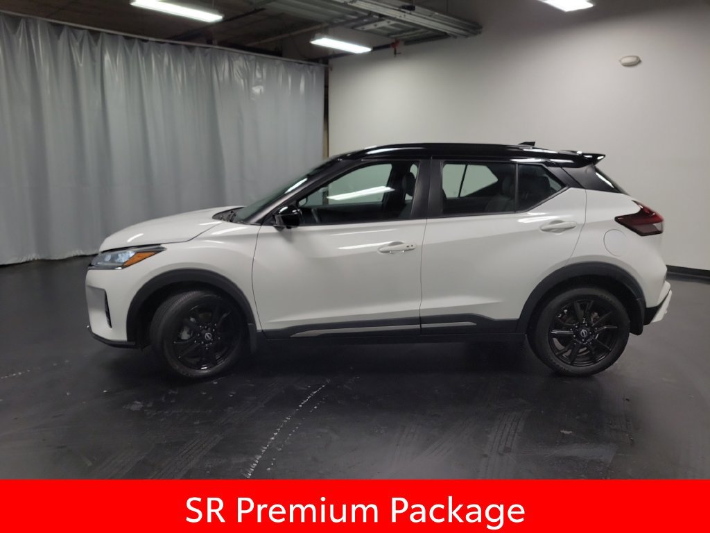Used 2023 Nissan Kicks SR w/ SR Premium Package FWD image 5
