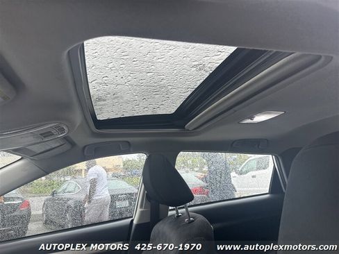 Used 2010 Toyota Matrix S image 12