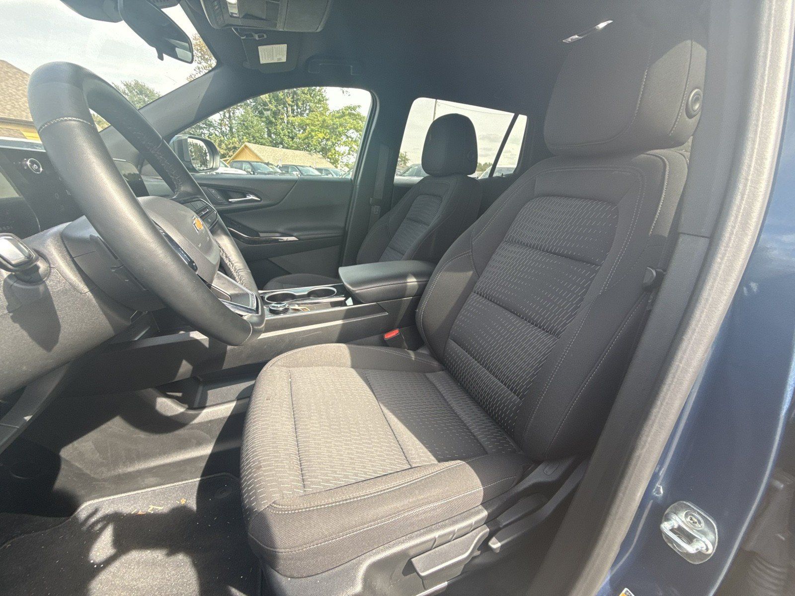 Used 2026 Chevrolet Equinox LT AWD/4WD image 9